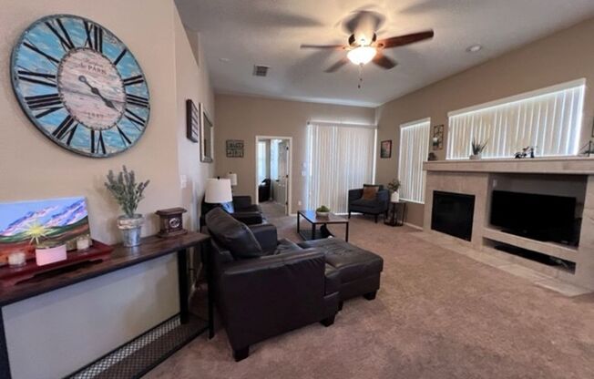 2 beds, 2 baths, $2,400