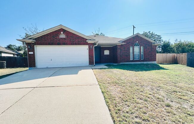 3-Bedroom Home with Garage & Fenced Yard in Round Rock – Now Available