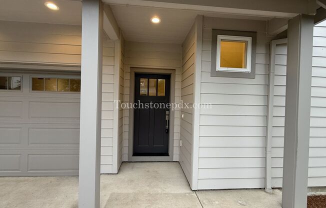 Luxury Meets Nature for this 3 BD | 2.5 BA Townhome Near Powell Butte