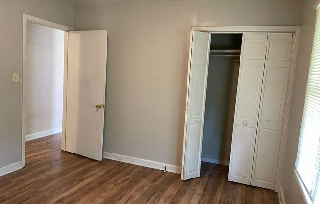 3 beds, 1 bath, $1,200