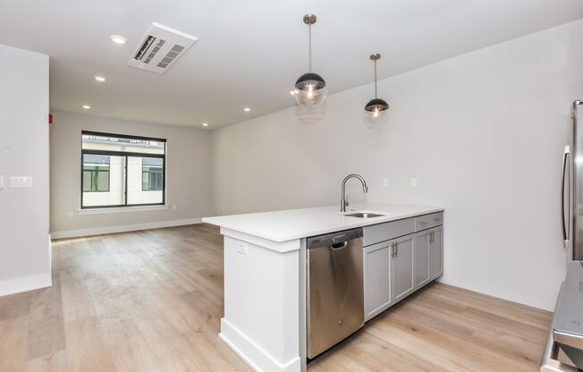 1 bed, 1 bath, 814 sqft, $2,795, Unit Apt # 307