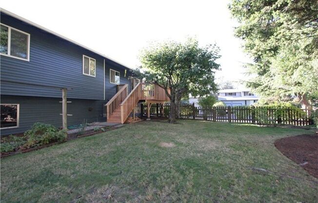 Pre-leasing/2 story SFH(3-4 Beds 2.5BA) for rent in Kirkland/available on 8/1/24 or Sooner!