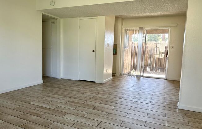 2 beds, 1 bath, 925 sqft, $1,250