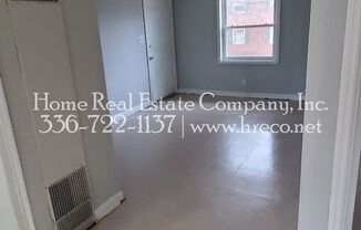 2 beds, 1 bath, $695, Unit 609-D