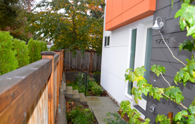 Modern & Immaculate 3 Bed Ballard Home For Lease!
