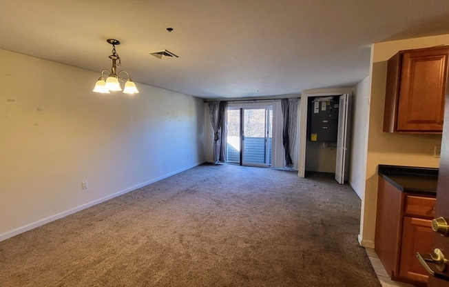 2 beds, 1 bath, 972 sqft, $2,200, Unit 303