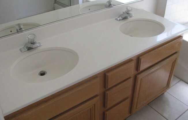 3 beds, 2 baths, $1,725