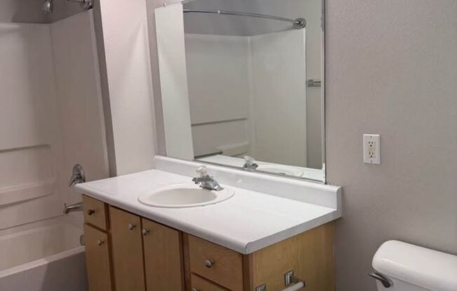 1 bed, 1 bath, $1,325, Unit 53