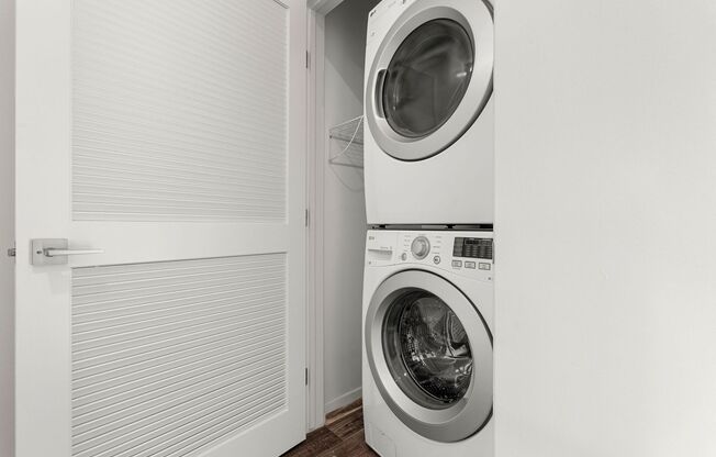 2 beds, 2 baths, 897 sqft, $2,995, Unit 319