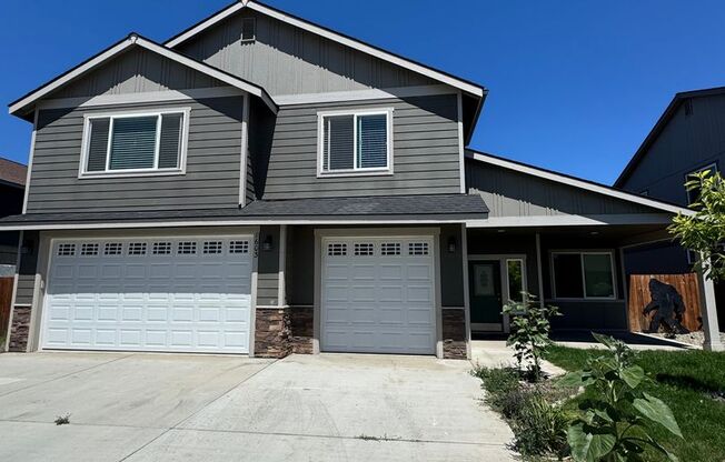 Spacious 5-Bedroom Home with Bonus Living Space for Rent