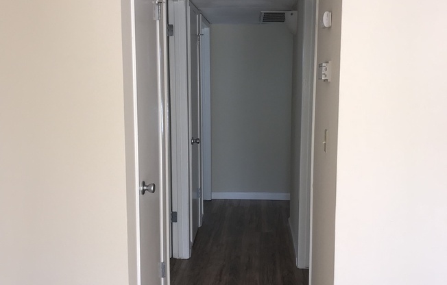 3 beds, 2 baths, 1,050 sqft, $1,895