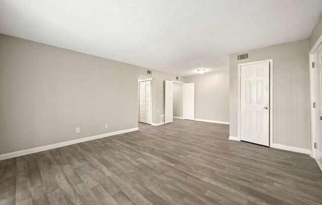 3 beds, 2 baths, 1,121 sqft, $1,400, Unit G86