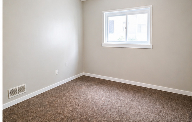 ***South Side Duplex Apartment For Rent * Pet Friendly * Walk to E. Carson St. * Available Now * Renovated ***
