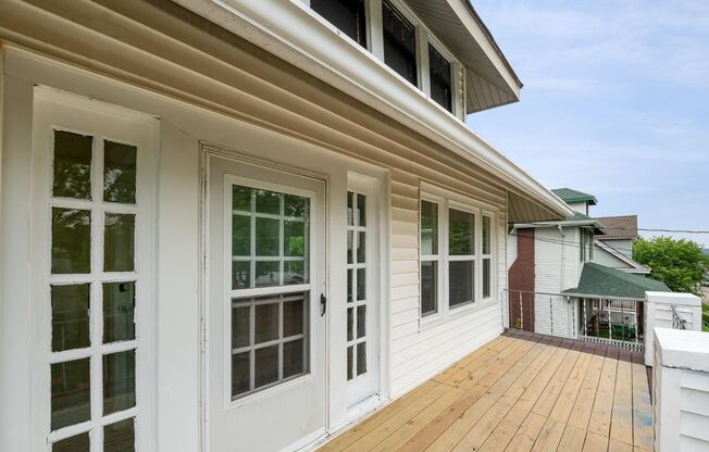 Norwood - Freshly updated 2 bed, upstairs of a 2 family.
