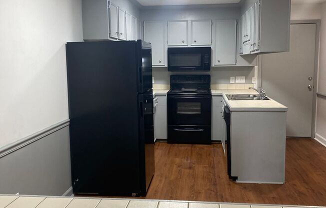 2 beds, 2 baths, 1,200 sqft, $1,250, Unit K5