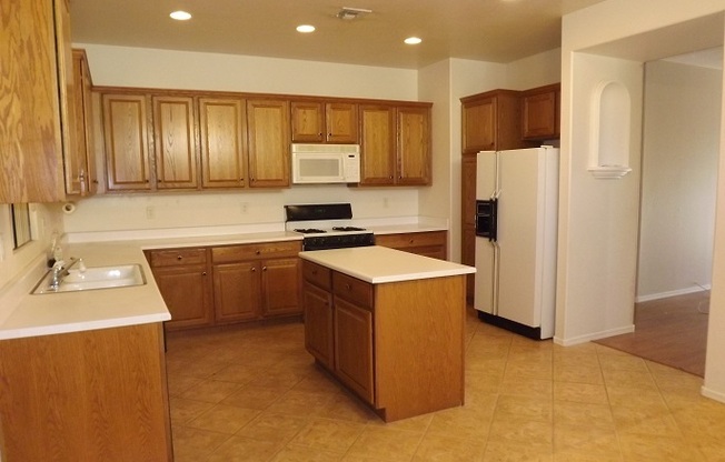 2 beds, 2 baths, $1,995