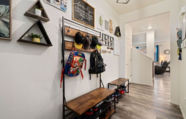 Beautiful 5 Bed Home in Raindance