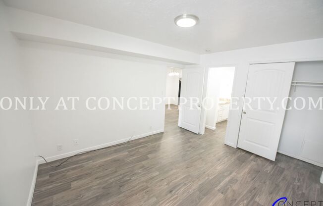 2 beds, 1 bath, 900 sqft, $1,299, Unit 07 R