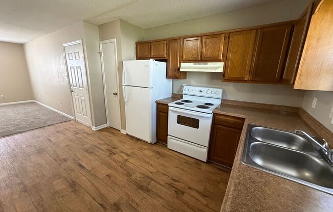 2 beds, 1 bath, 750 sqft, $1,045, Unit B-507C2
