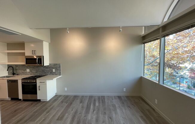 Studio, 1 bath, 425 sqft, $1,750, Unit 2716-302