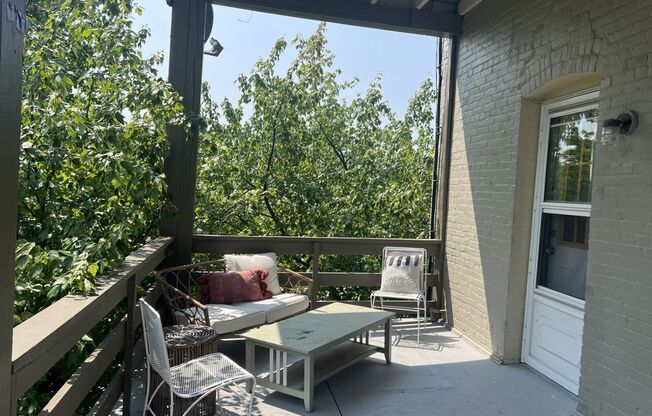 1 bed, 1 bath, 700 sqft, $1,150, Unit 715-4