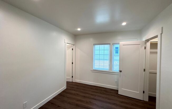 2 beds, 1 bath, $2,995, Unit 1460 Ricardo St.