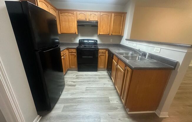 1435 Maple Valley Ct - Beautiful Union City Townhouse