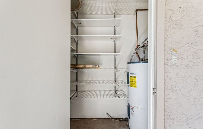 2 beds, 2 baths, $1,395, Unit #1043