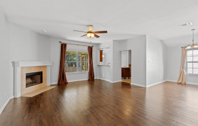 1609 ABBEY LN