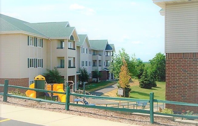 3 beds, 2 baths, 1,100 sqft, $1,745, Unit 2001-102