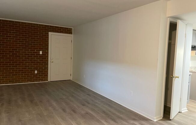 1 bed, 1 bath, 790 sqft, $1,125, Unit 49