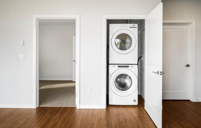 Blis Apartments Laundry Closet