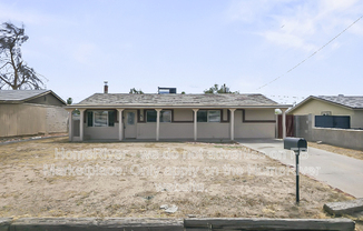 2221 E BEVERLY LN