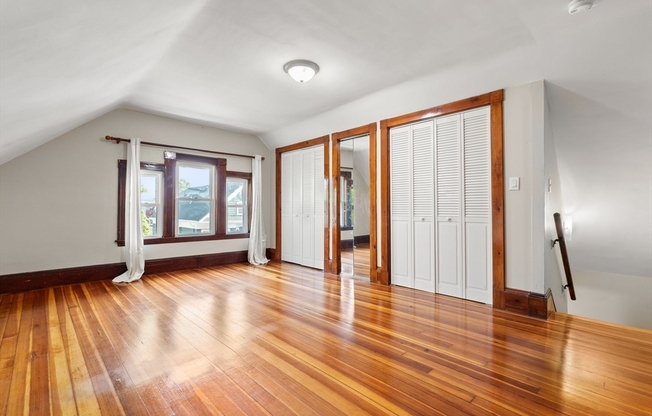 7 WHITTEN ST