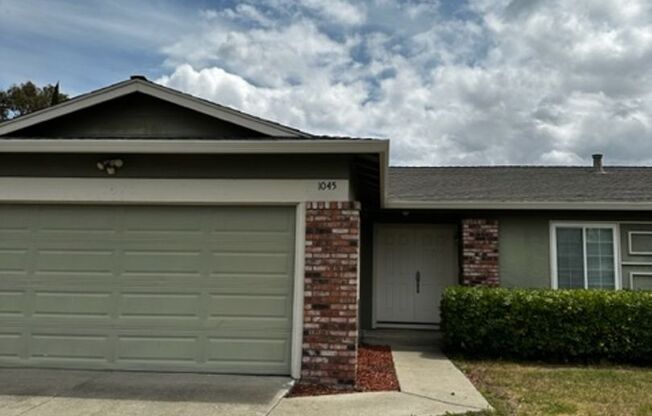 Beautiful 3 bed & 2 bath home in Pittsburg