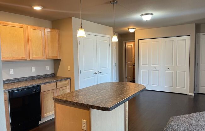 2 beds, 2 baths, 1,011 sqft, $1,255, Unit 2450-205