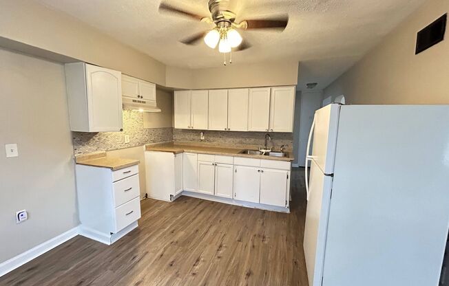 3 beds, 1 bath, $1,225