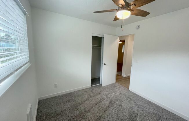 3 beds, 1 bath, 990 sqft, $1,755, Unit 60