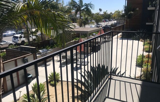 2 beds, 2 baths, $2,795, Unit 205