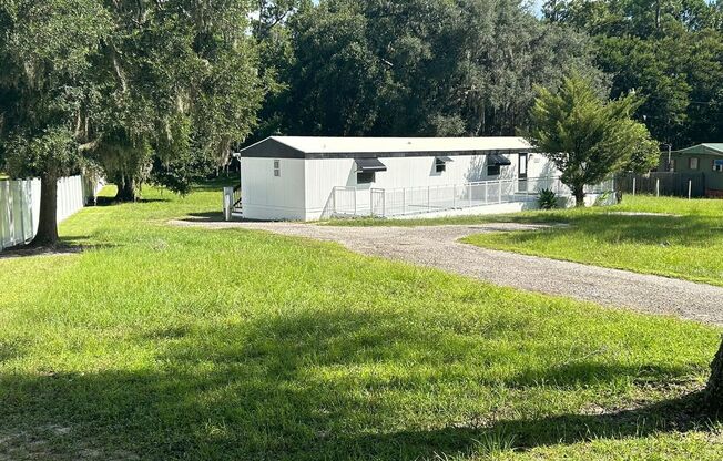 For Rent: Spacious 2 Bedroom, 2 Bath Manufactured Home at 24371 Audubon Dr, Brooksville, FL 34604