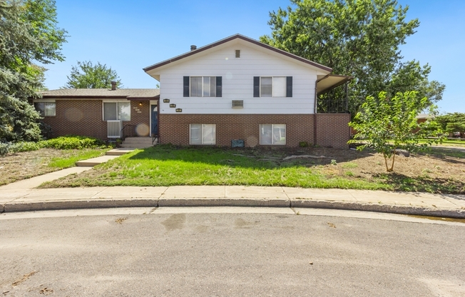 2408 W 11 ST