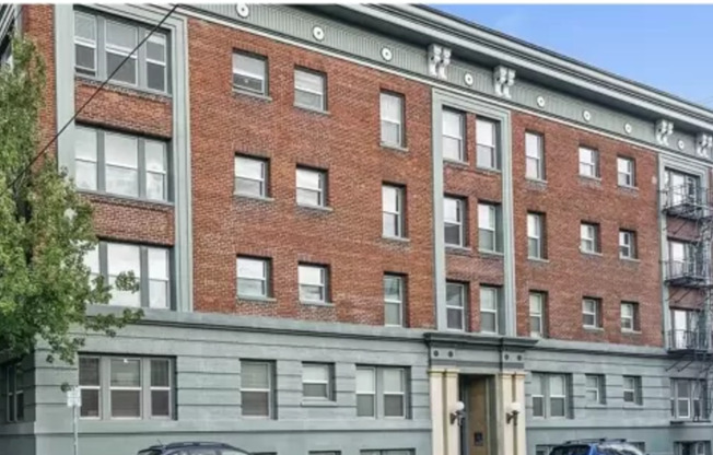 Historic Charm in the Heart of NW Portland | Studio with In-Unit W/D! Move In Special $500 Off!
