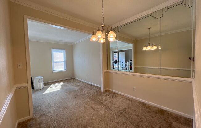 Spacious HOLLAND MEADOWS townhome