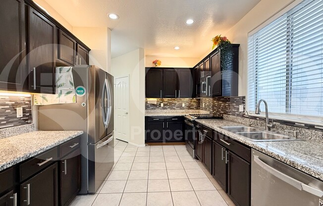3674 E BLUEBIRD PL