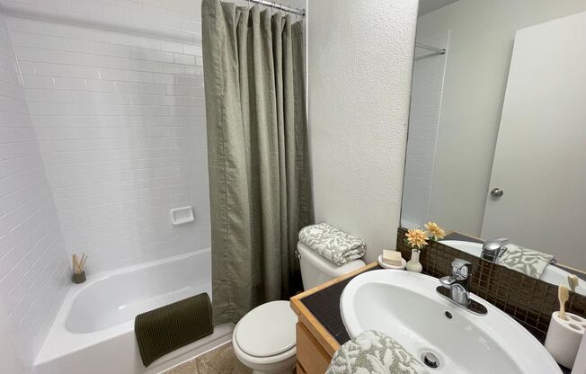 2 beds, 2 baths, 989 sqft, $1,699, Unit PEN-303A