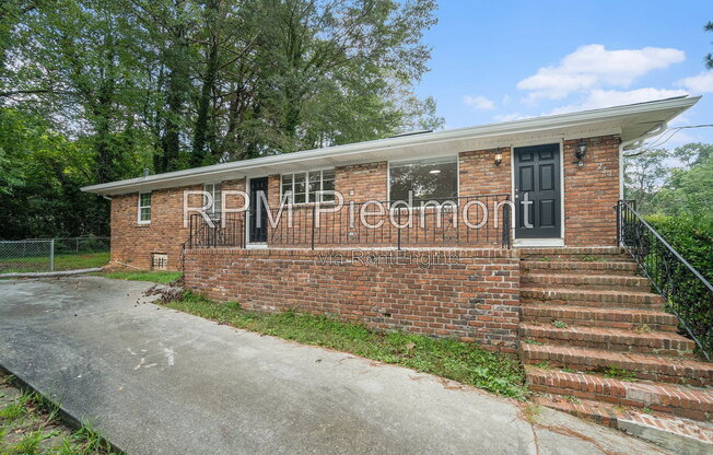 261 HOLLY Road NW