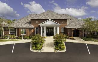 Welcome to The Gardens at Polaris Apartments