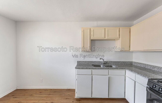 2 beds, 1 bath, 650 sqft, $1,000, Unit 10