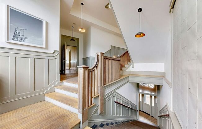 ****Providence/Downcity – Beautiful Updated Condo at The Weybosset Condominiums at PPAC Square - $1,795****