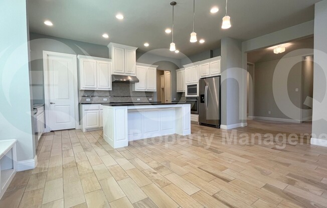 7005 GOLF CLUB DR